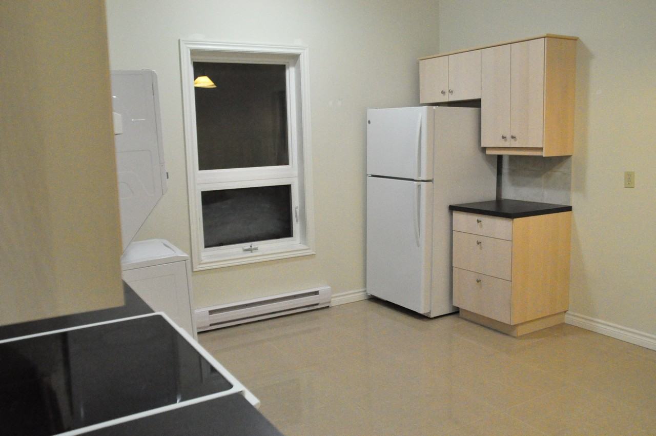 1 Flora St - Photo 3 of 9