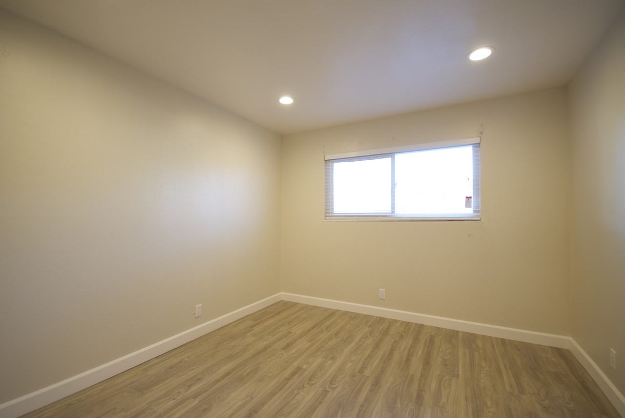 3054 David Ave - Photo 2 of 4