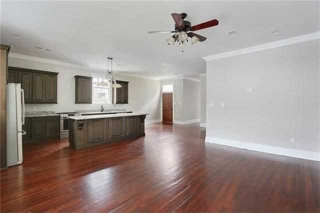 3141 Laurel St - Photo 2 of 4