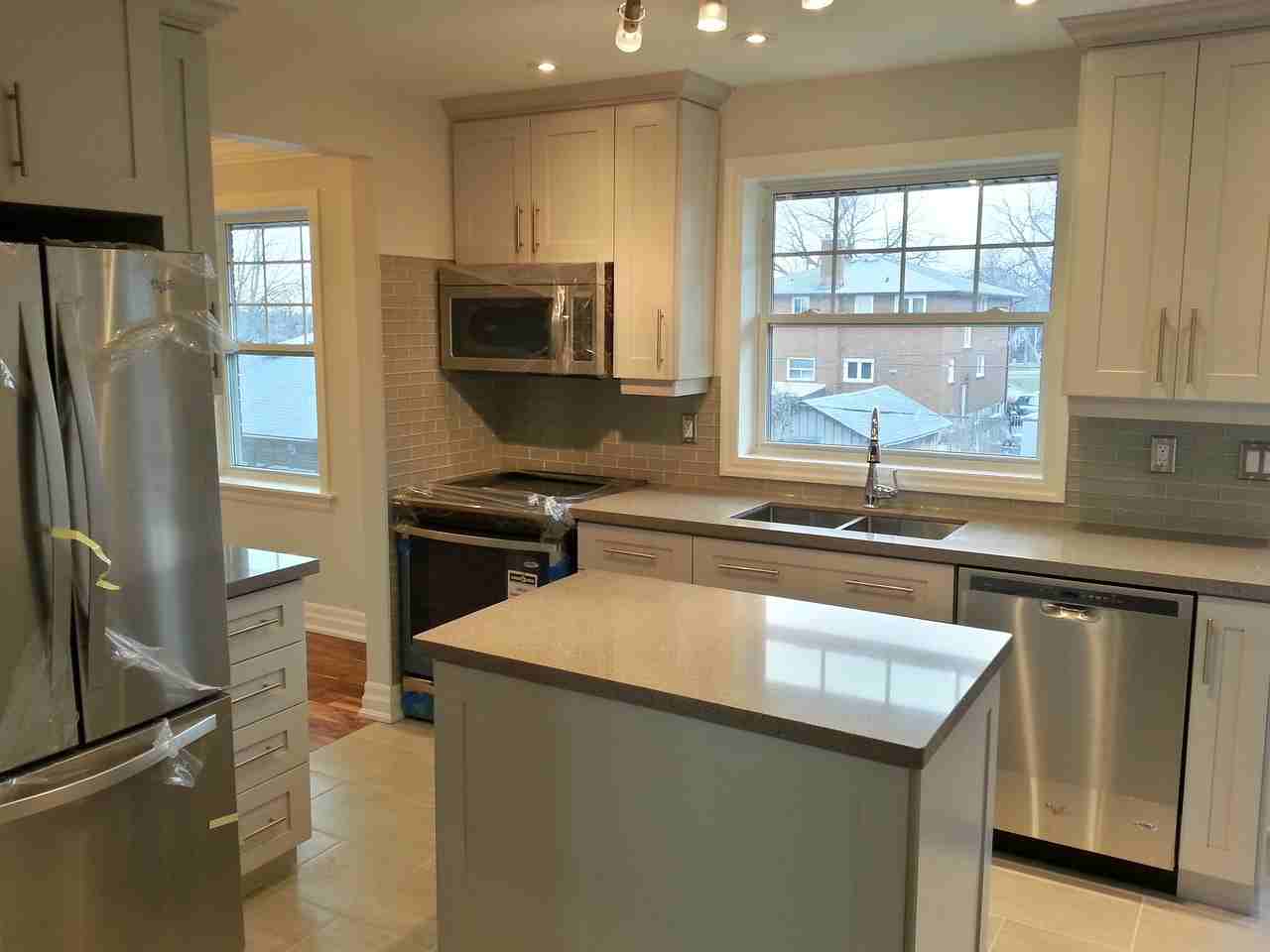 8 Lloyd George Ave #2 - Photo 3 of 11