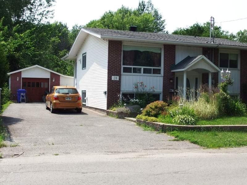 28 Rue Campeau B, Gatineau, QC J8P 2K6 1 Bedroom Apartment for 650