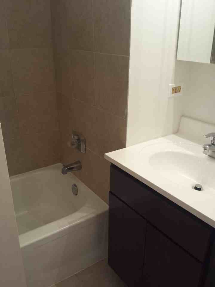 600 W Diversey Pkwy #1311 - Photo 2 of 8