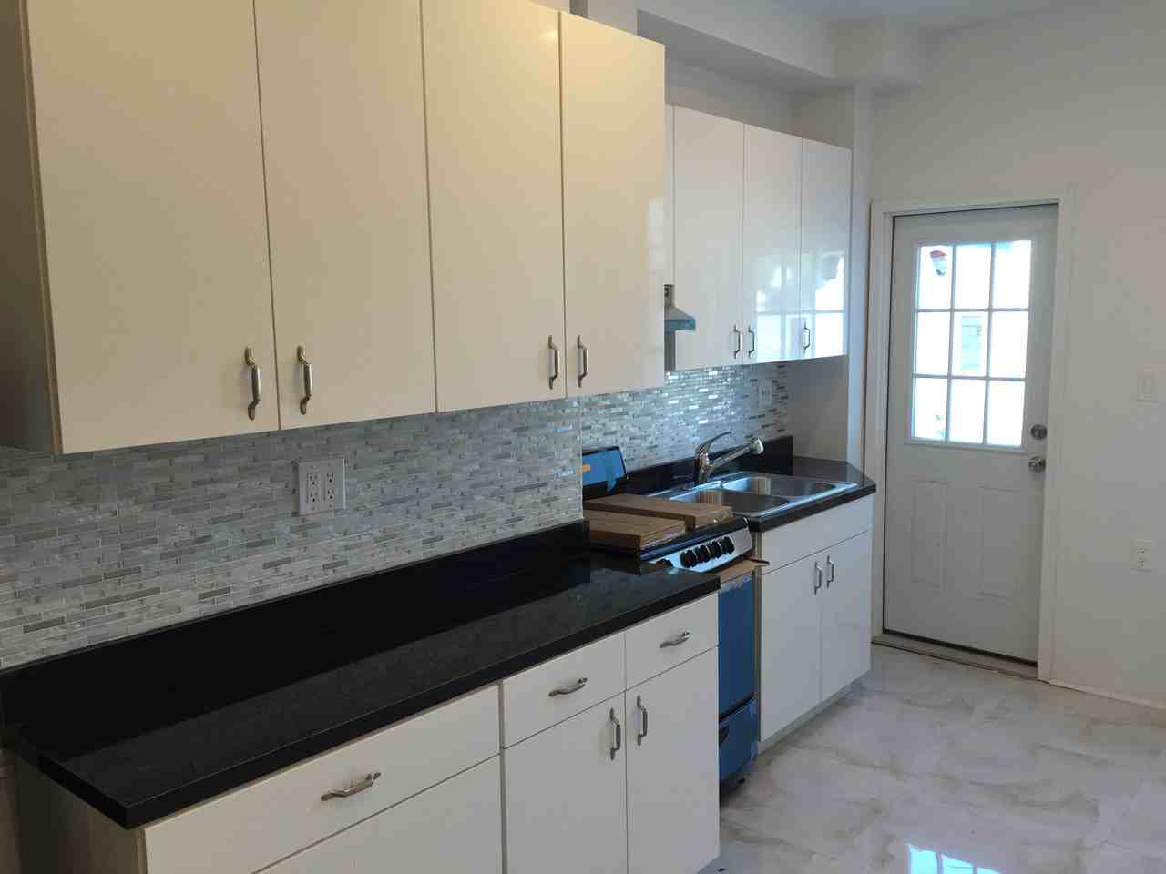 931 Grand St #1L - Photo 3 of 22