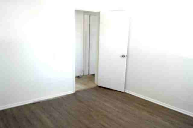 203 Park St N - Photo 3 of 4