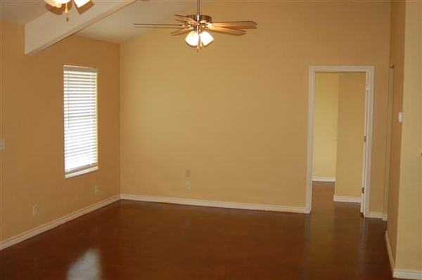 1818 Cheryl Dr - Photo 3 of 11