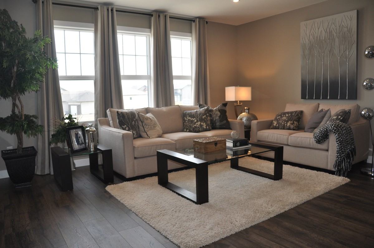 552 Pringle Cres - Photo 2 of 10