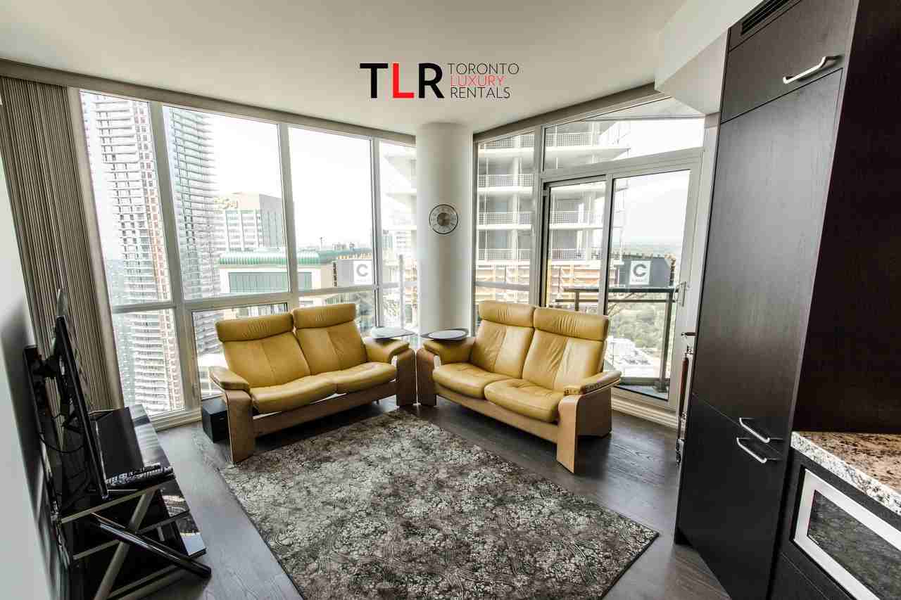 45 Charles St E #4107