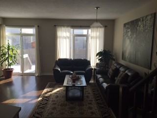 1008 Ottenbrite Cres - Photo 2 of 10