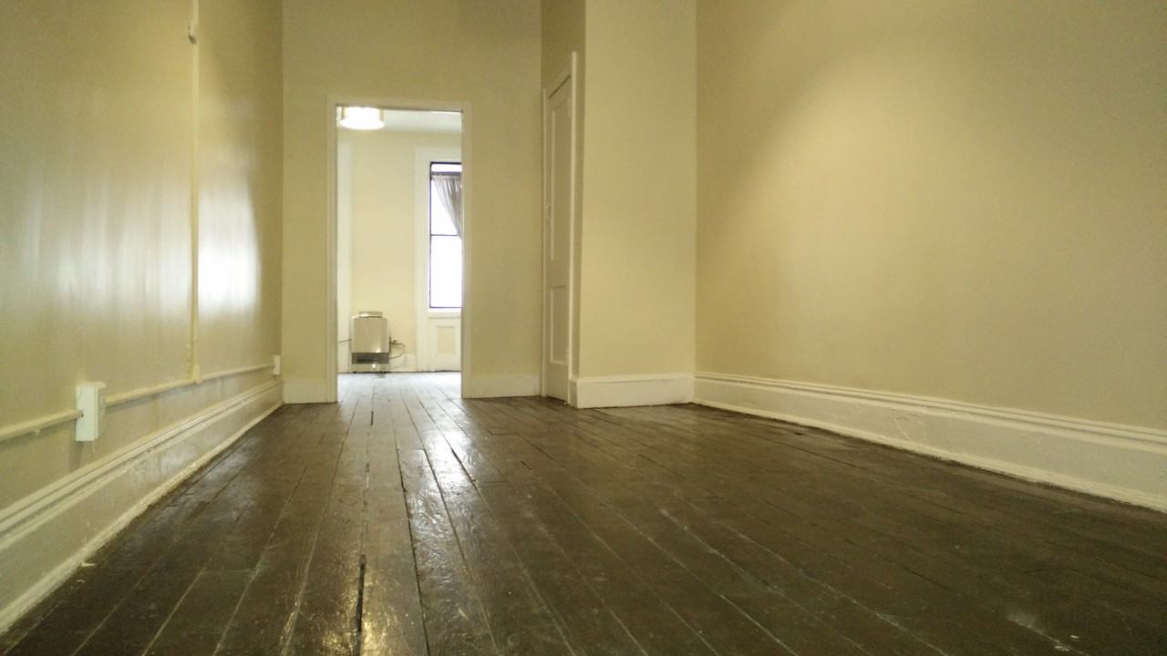 113 Graham Ave #1R