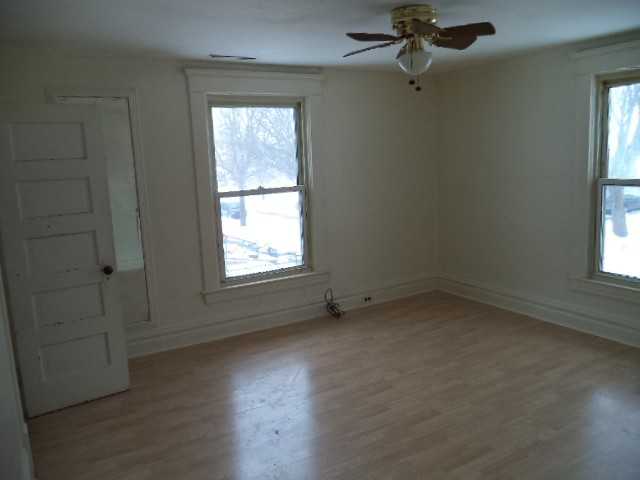 224 Smith Ave - Photo 2 of 6