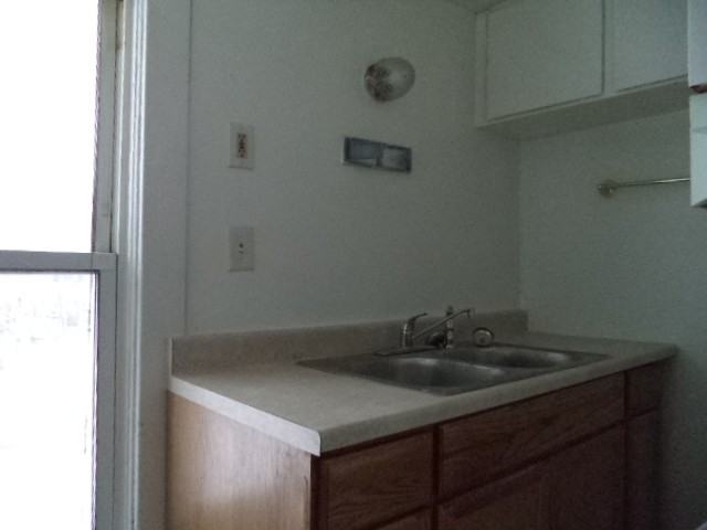 224 Smith Ave - Photo 3 of 6