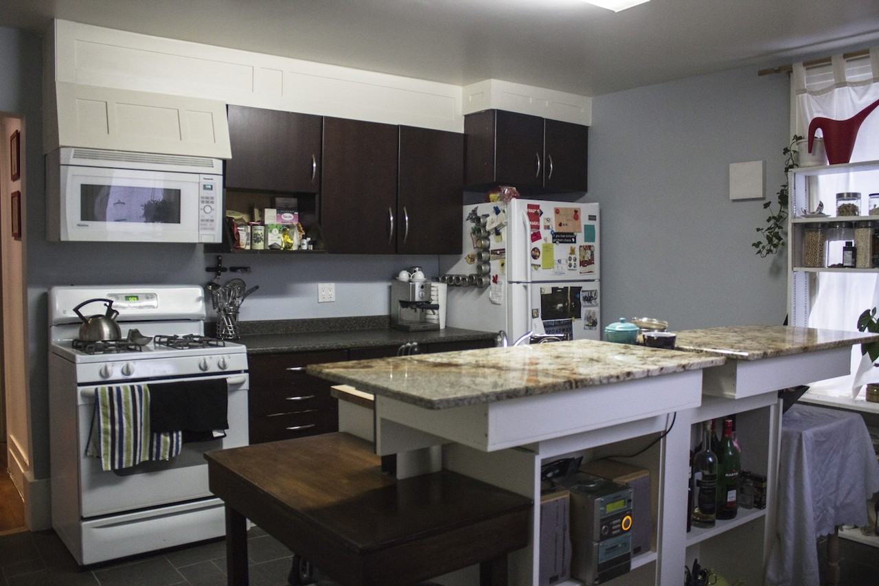 261 Langside St - Photo 3 of 4