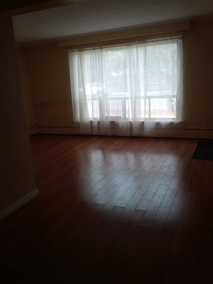 52 Leduc Dr #1 - Photo 2 of 7