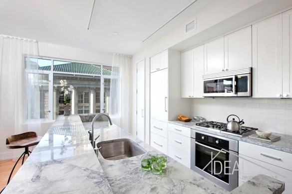 75 Clinton St - Photo 3 of 4
