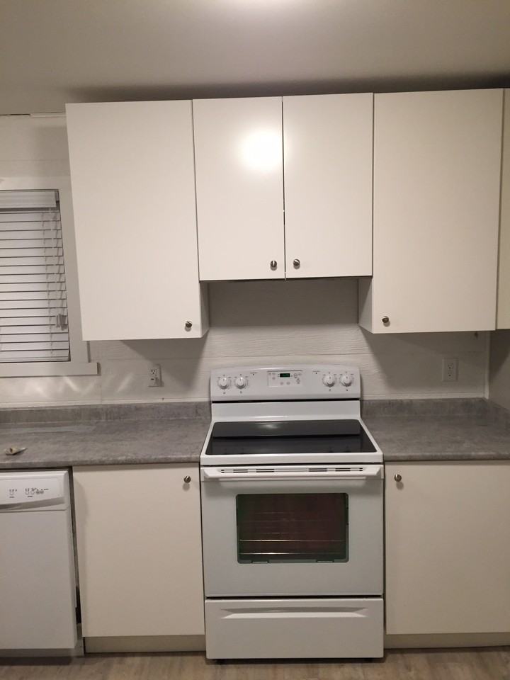 13307 85 St NW - Photo 2 of 5