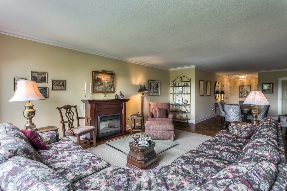 2545 Bloor St W #308 - Photo 3 of 21