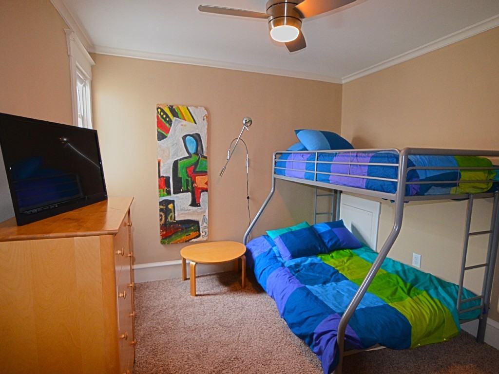 936 Asbury Ave - Photo 3 of 7