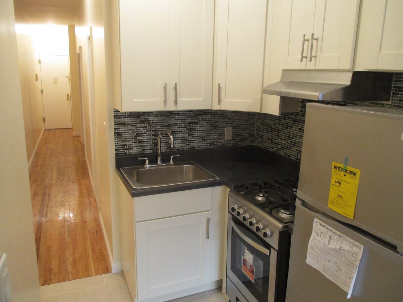 2304 7th Ave 1A - Photo 3 of 4