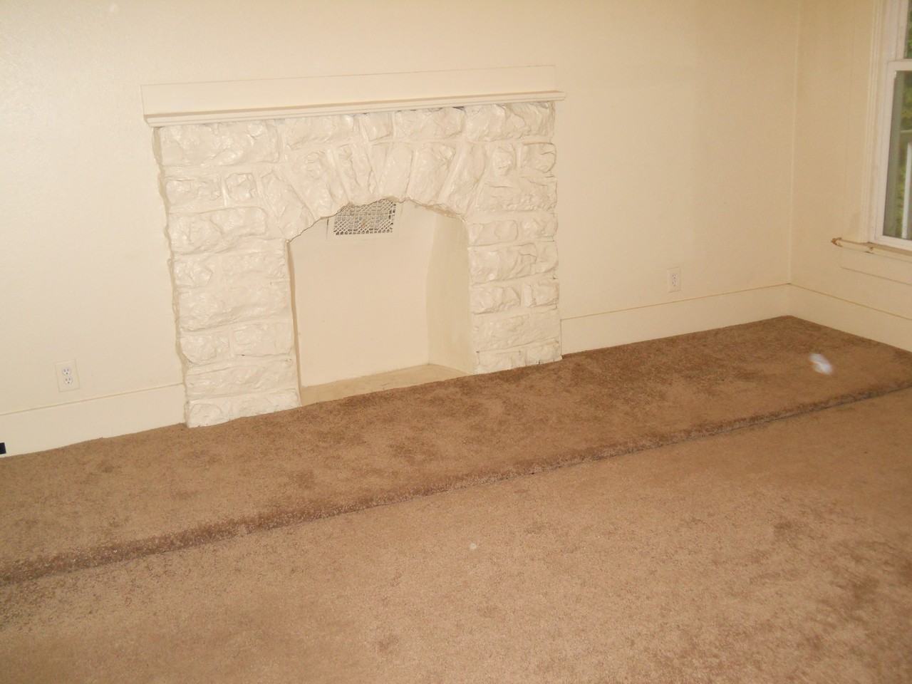 3256 Gillham Rd #2 - Photo 3 of 5