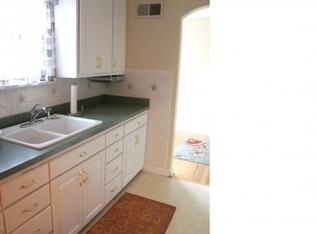 104 Stanton St - Photo 3 of 11