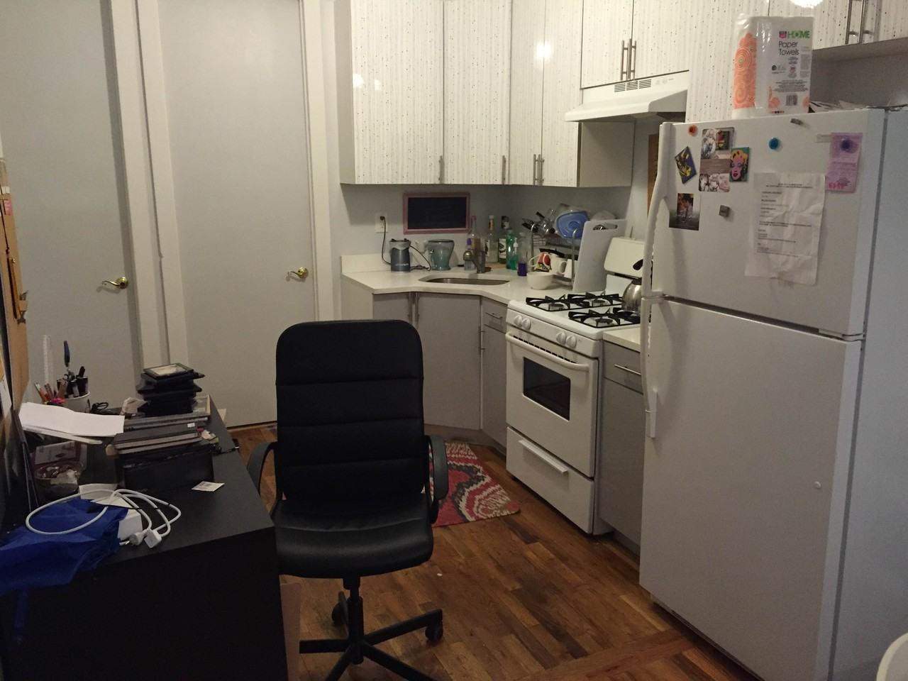 195 Irving Ave - Photo 2 of 7