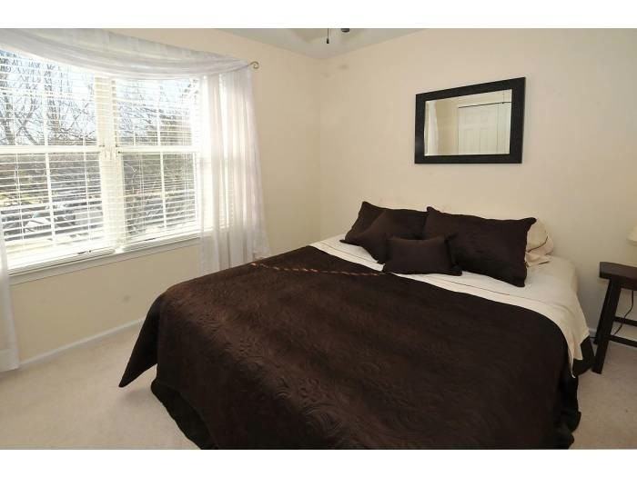 33 Plumly Way - Photo 3 of 8