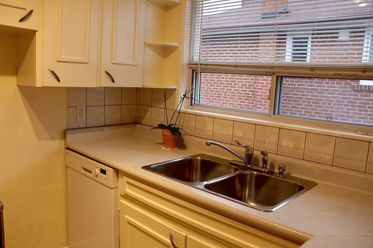 113 Linden Ave - Photo 2 of 10