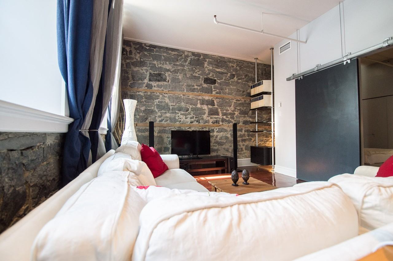 325 Rue Saint Sacrement O #203 - Photo 3 of 9