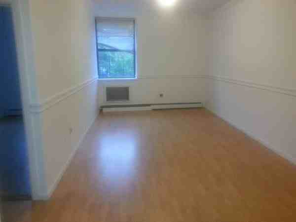 3060 Third Ave 3 - Photo 2 of 4