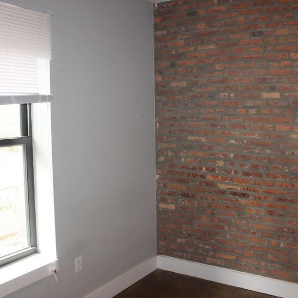 557 Franklin Ave #16 - Photo 2 of 3