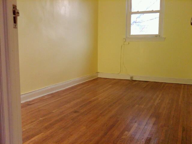 49-5 30th Ave 2 - Photo 2 of 8