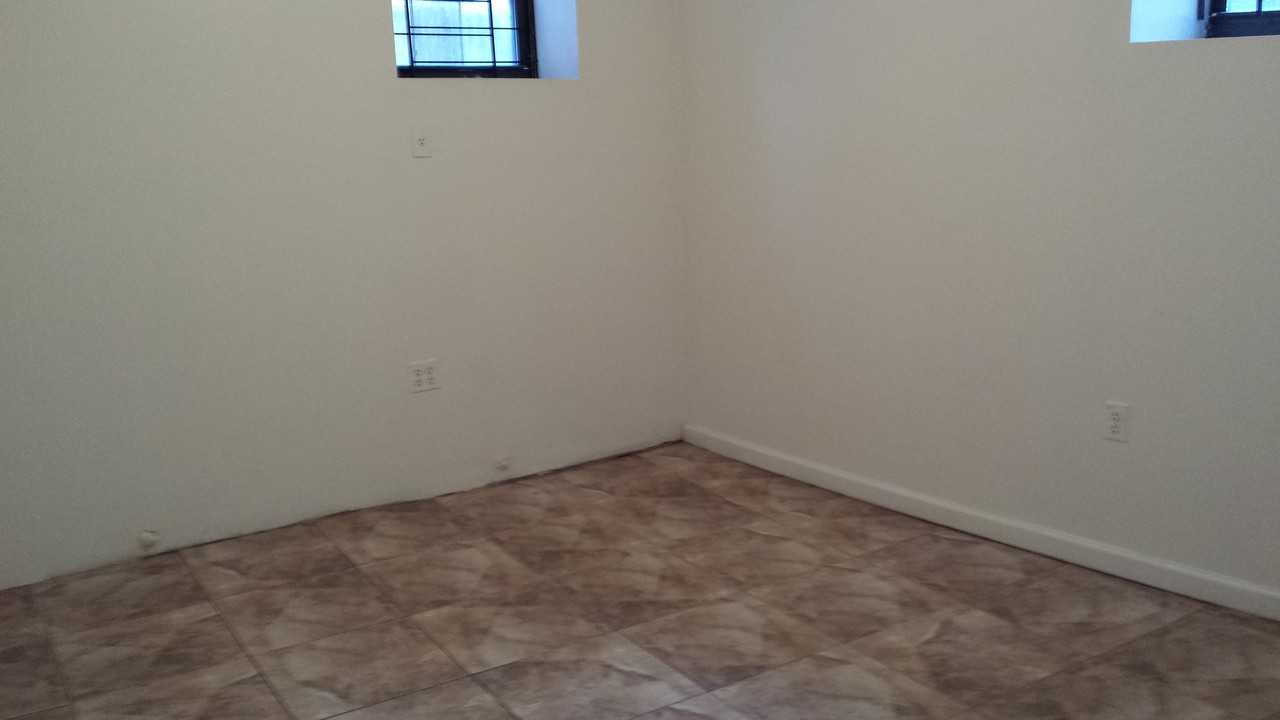 915 43rd St 1 - Photo 3 of 11
