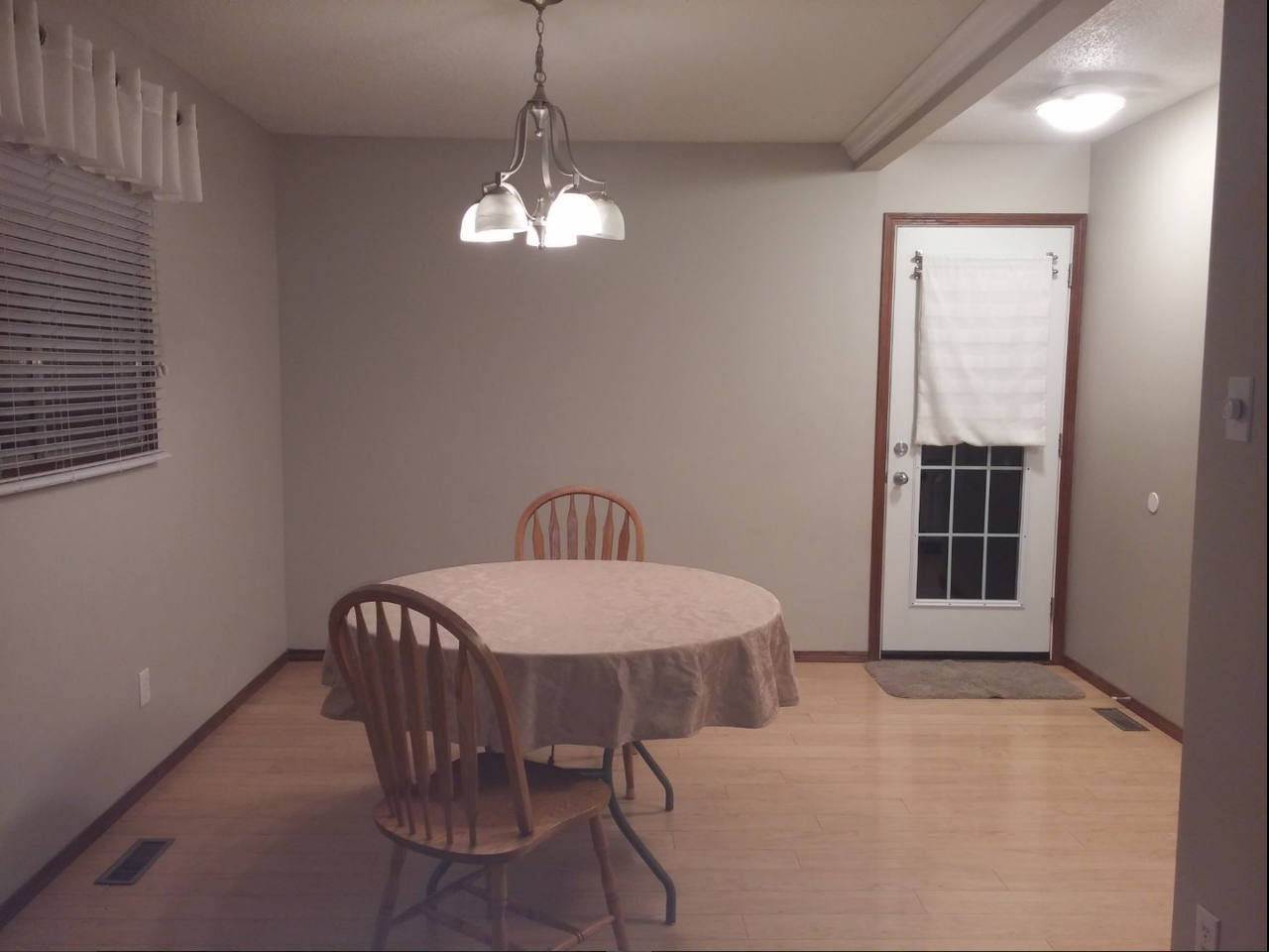 6715 40 Ave NW - Photo 3 of 10