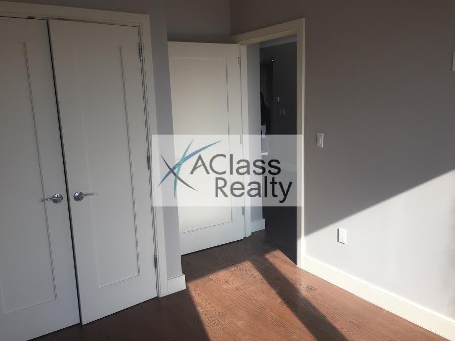 17 Hoyt Ave 7D - Photo 2 of 4