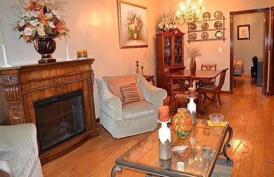 411 Vanderbilt St - Photo 2 of 4