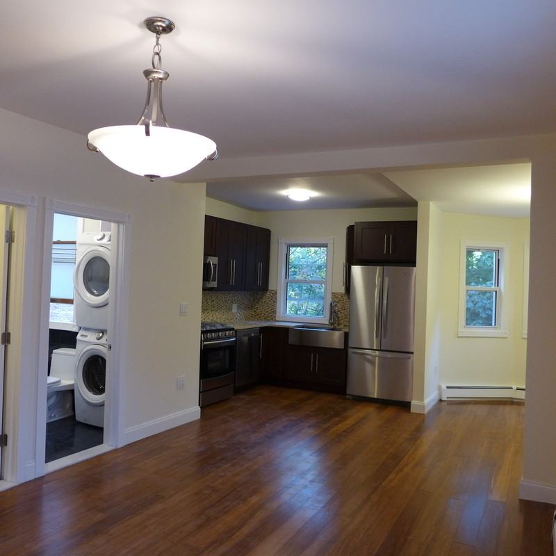 291 Sherman St - Photo 2 of 5