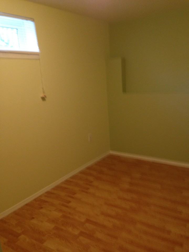 80 4 St SE - Photo 3 of 6