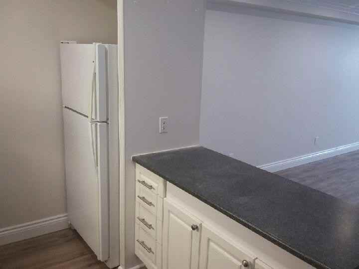 982 Uxbridge Crescent - Photo 3 of 4