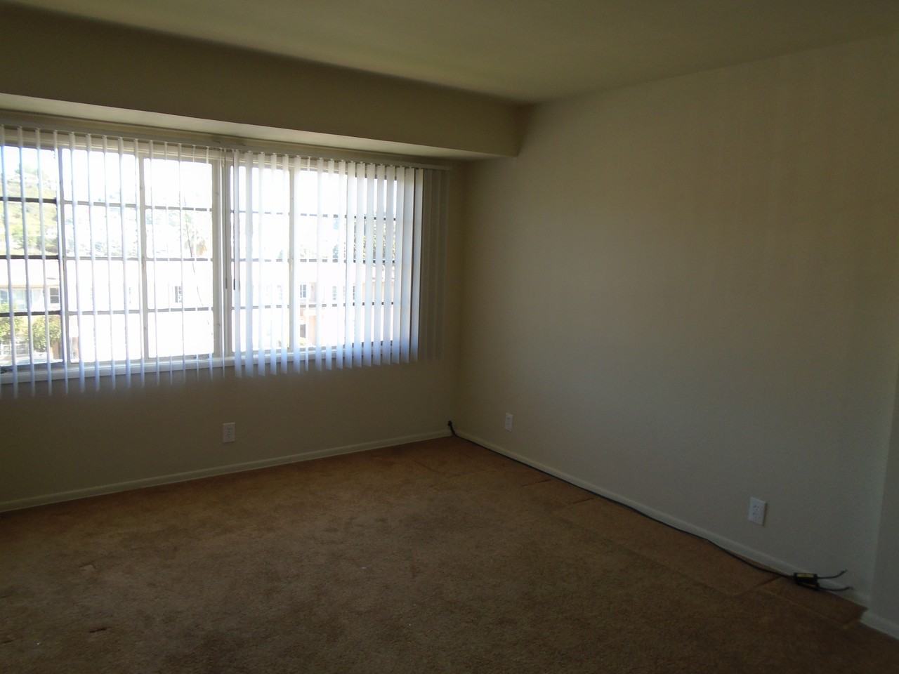 5719 1/2 Condon Ave - Photo 2 of 5