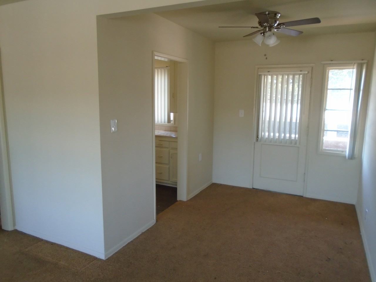 5719 1/2 Condon Ave - Photo 3 of 5