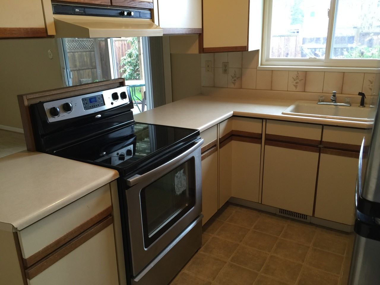 9291 Ryan Crescent - Photo 3 of 6