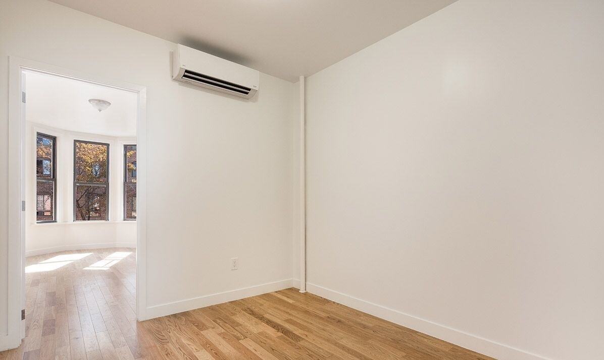 404 7th Ave - Photo 3 of 4