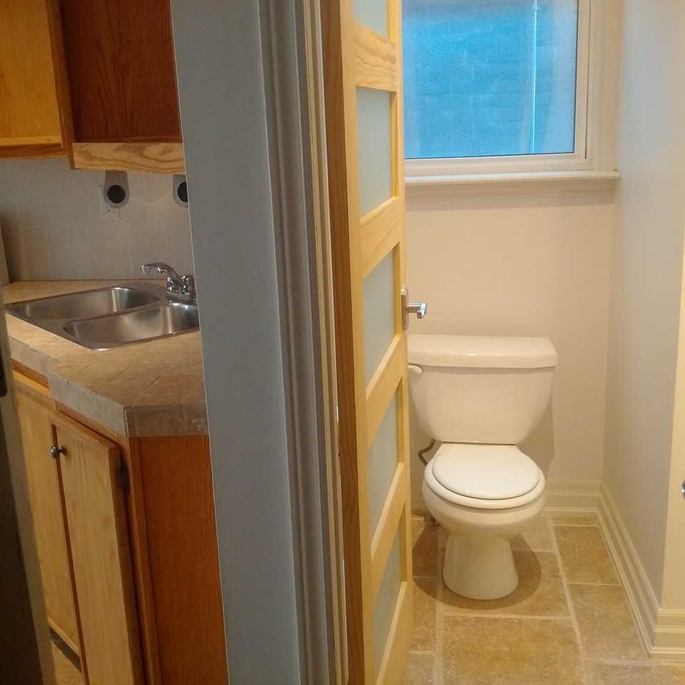 215 Parliament St - Photo 3 of 7