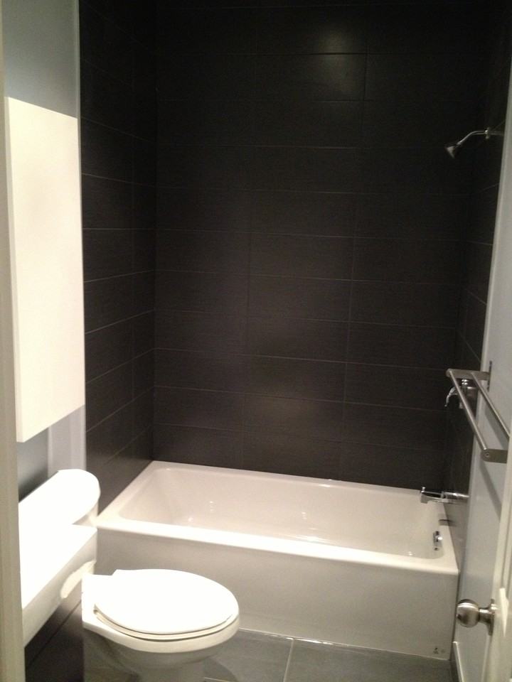 Roncesvalles Ave & Dundas St W - Photo 2 of 9