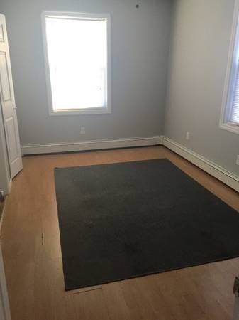 137 Sickles Ave - Photo 3 of 5