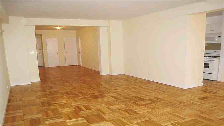 120 E End Blvd S 6C - Photo 3 of 6