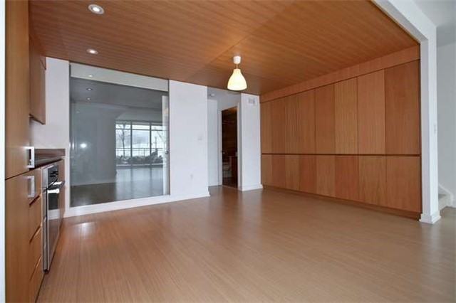 110 Fort York Blvd - Photo 2 of 10