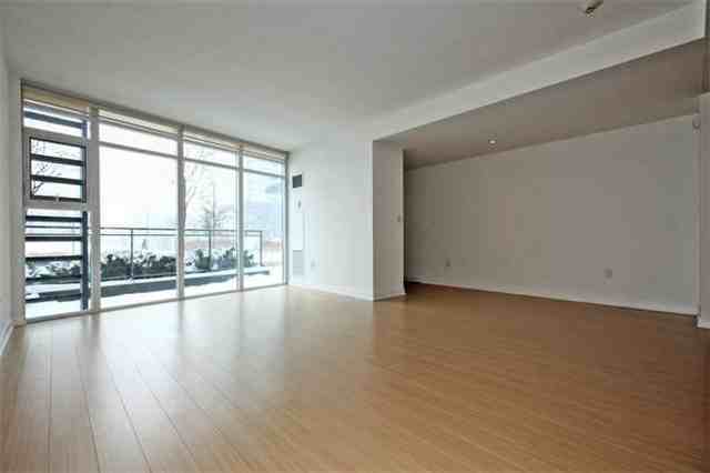 110 Fort York Blvd - Photo 3 of 10