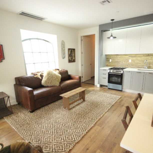 875 Park Ave - Photo 2 of 4