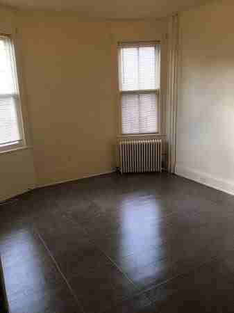 47 Alder St - Photo 3 of 4